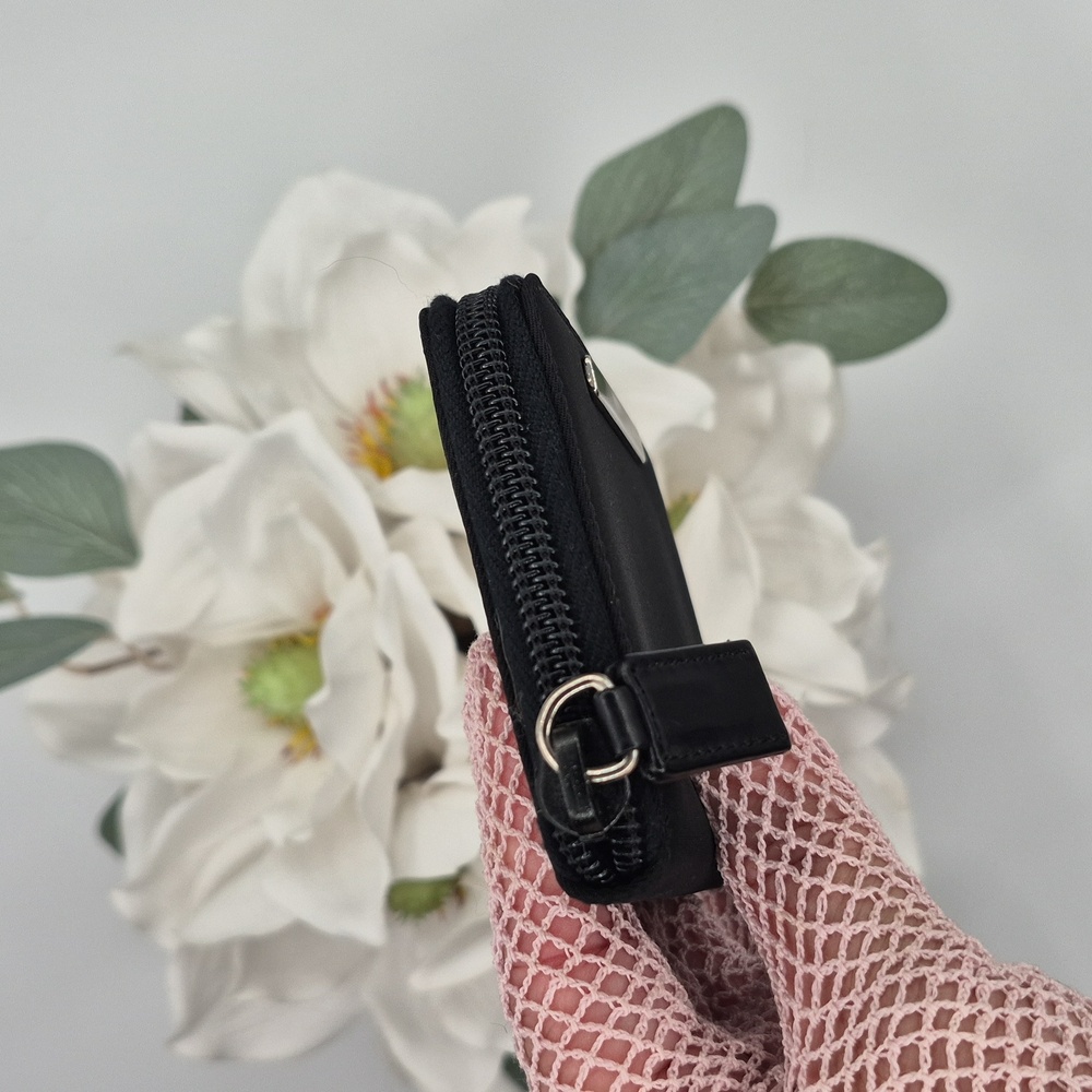 Authentic MINT CONDITION PRADA Black Zip-Around Wallet - Picture 3 of 11